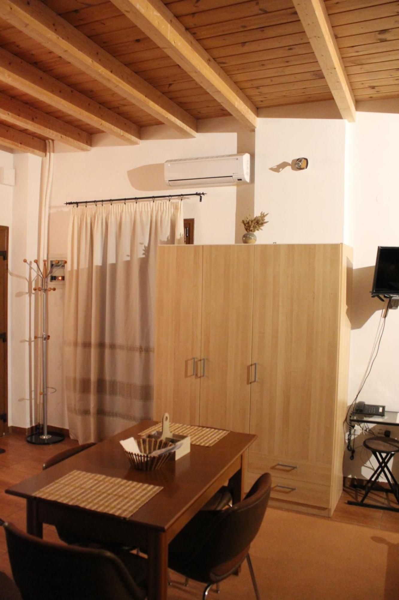 Michel Studios 칼라브리타 외부 사진